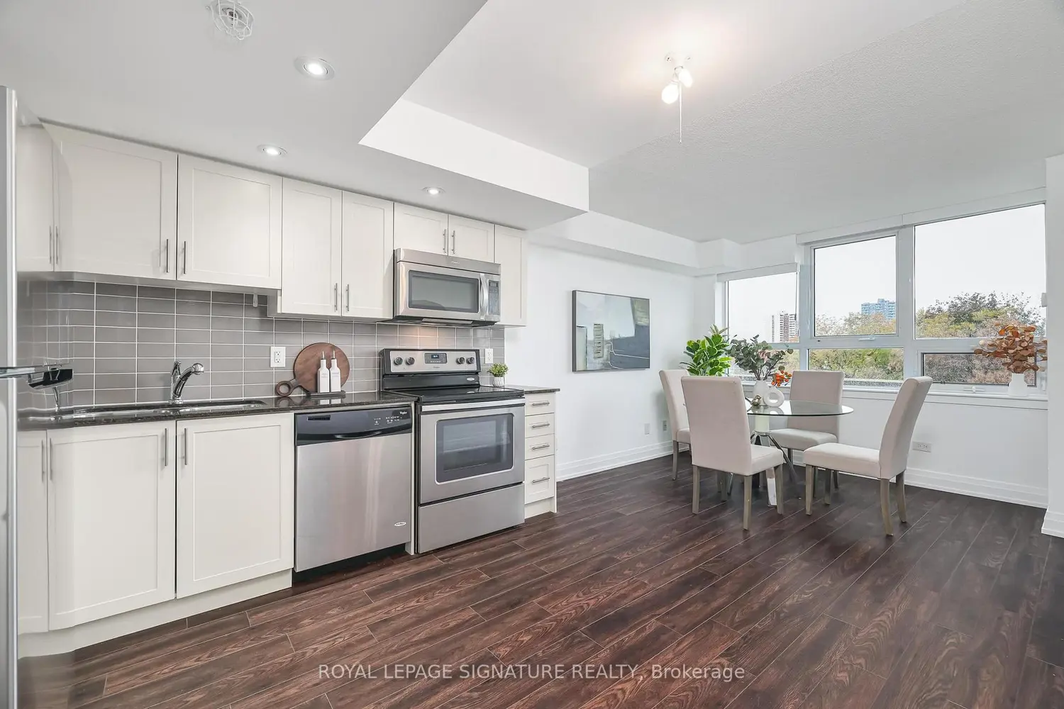 Additional image 3 of 3520 Danforth Avenue 502
