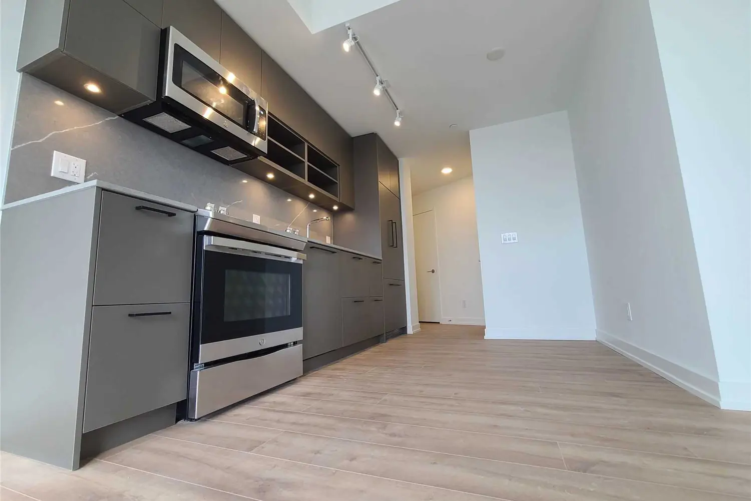 Additional image 5 of 135 East Liberty Street 1503
