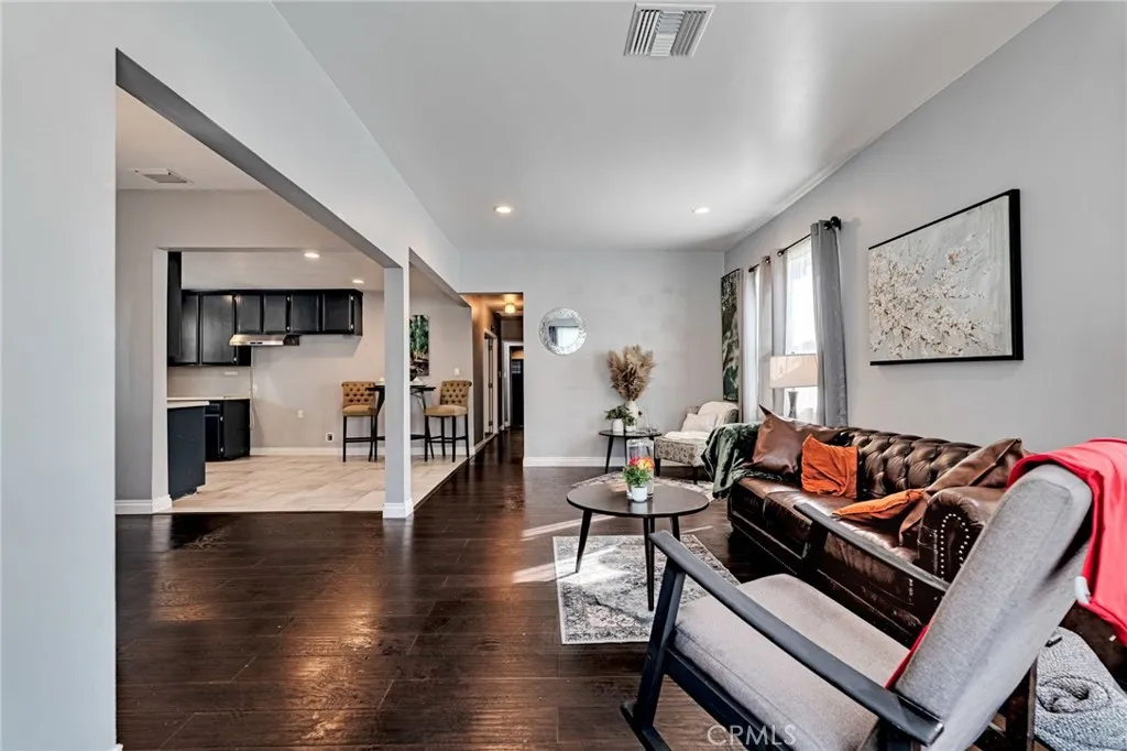 Additional image 12 of 70 W Claremont St, Pasadena, CA 91103