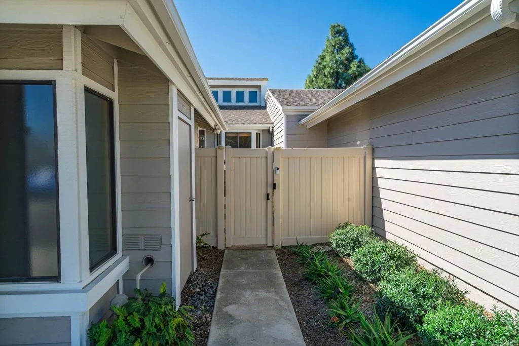 Additional image 3 of 1015 Gleneagles Place, Vista, CA 92081