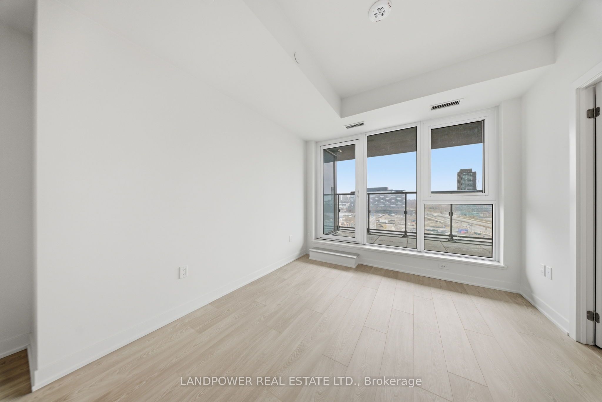 Additional image 3 of 708-5 Quarrington Lane, Toronto, ON, M3C 0S5