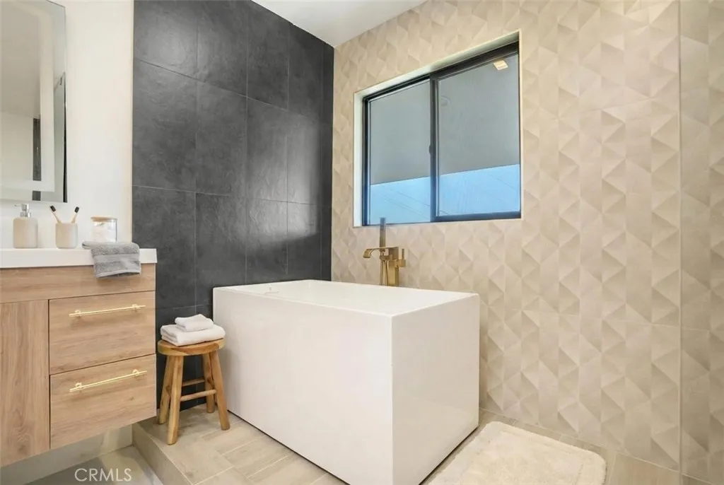 Additional image 106 of 18827 Edleen Drive, Tarzana, CA 91356