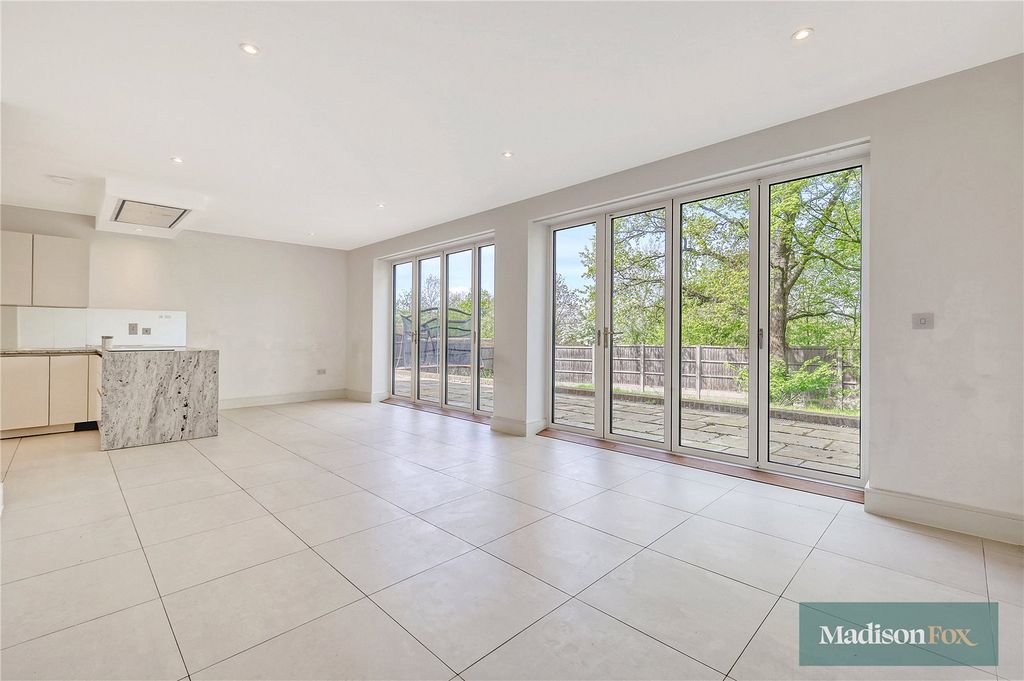 Additional image 3 of 5 bed detached house for saleHigh Road, Chigwell, Essex IG7