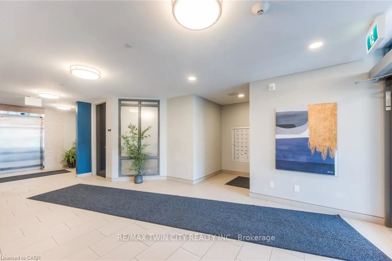 399 Queen Street 317