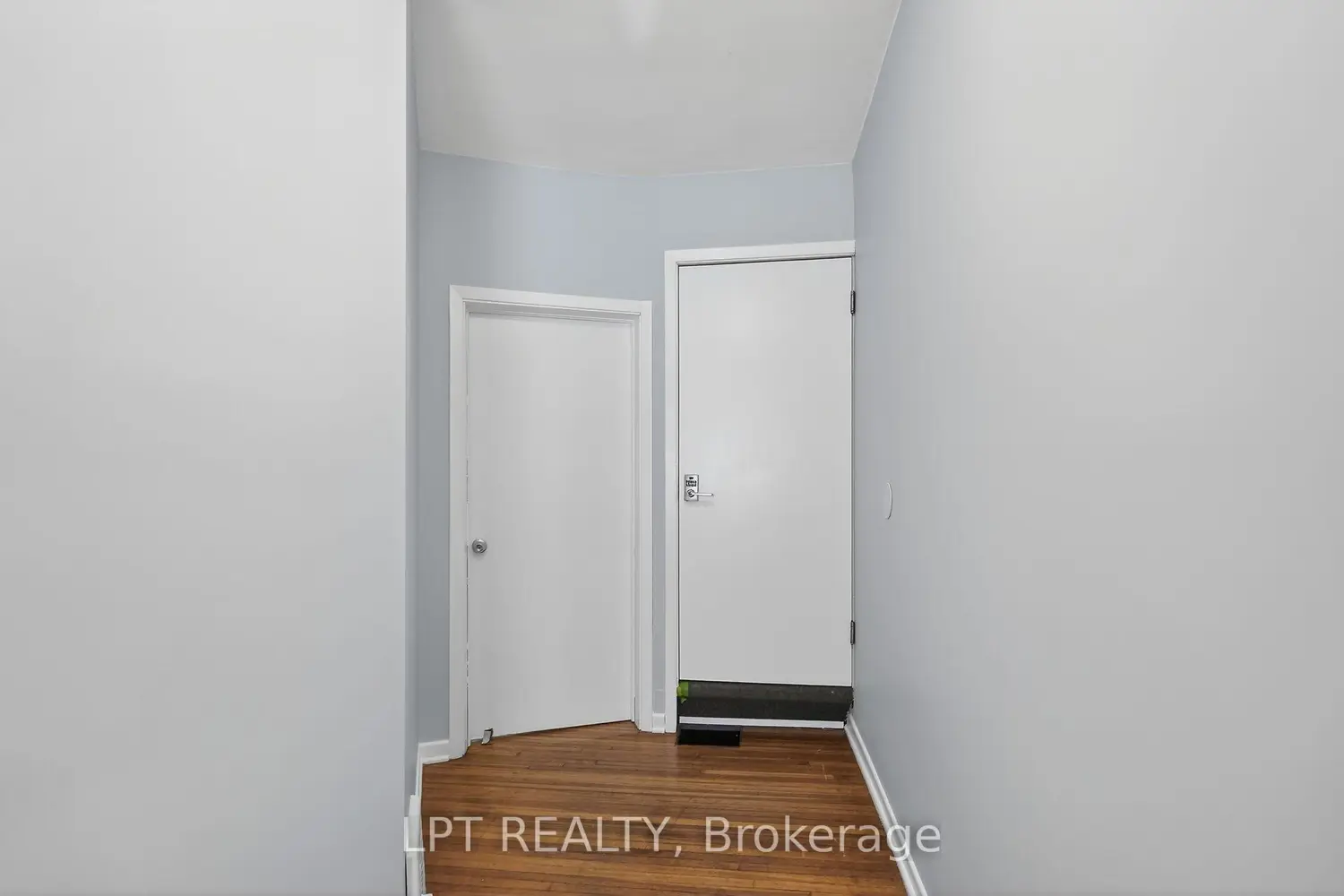 99 Inkerman Street photo 3