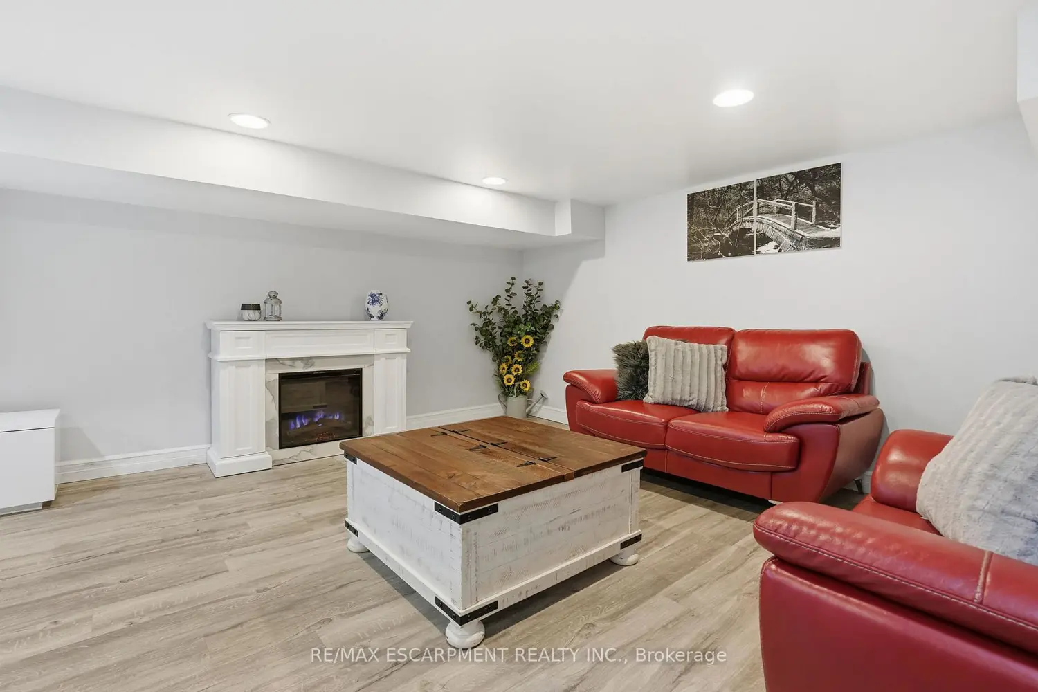 Additional image 16 of 81 Simcoe Street