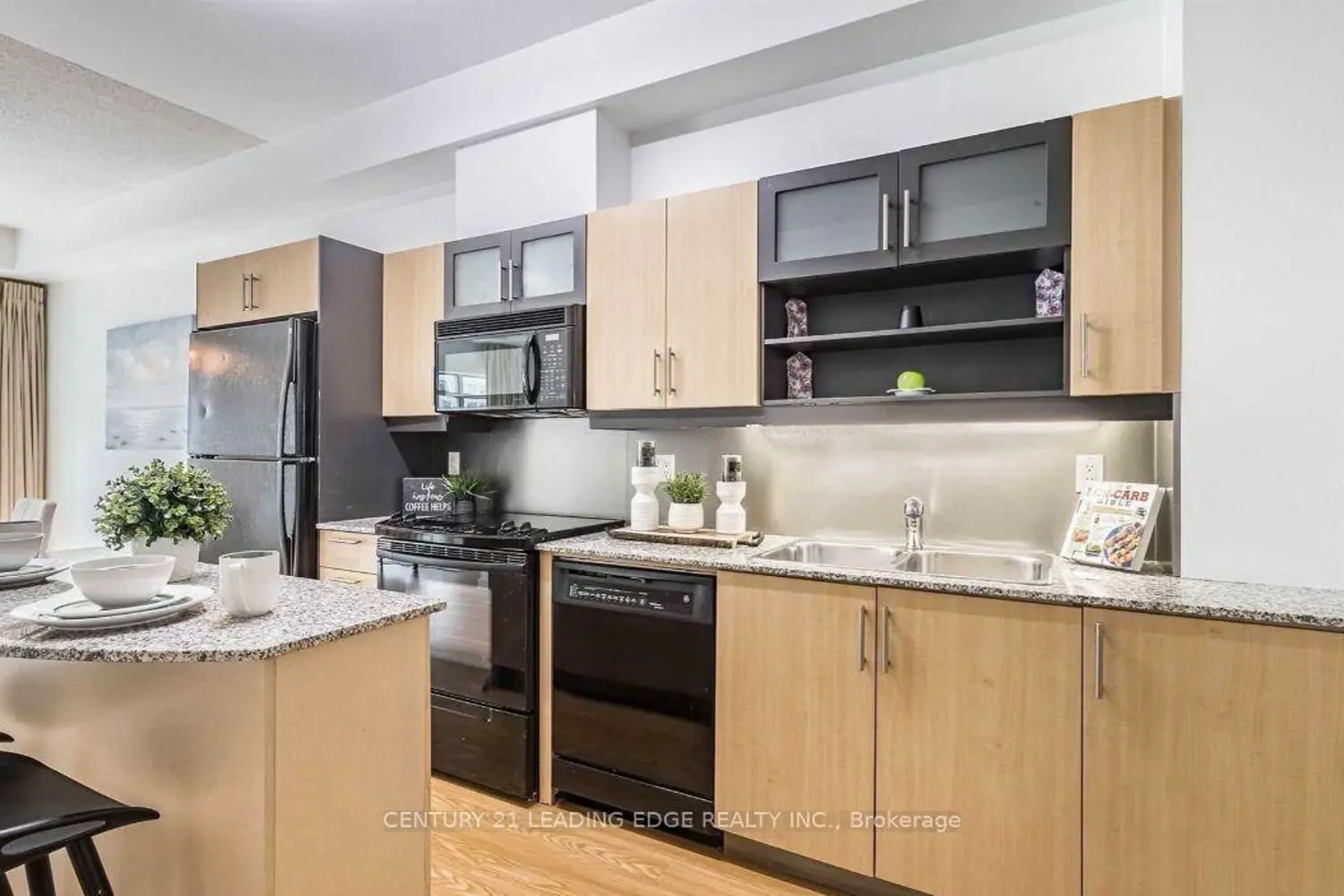 Additional image 8 of 350 Wellington Street 203