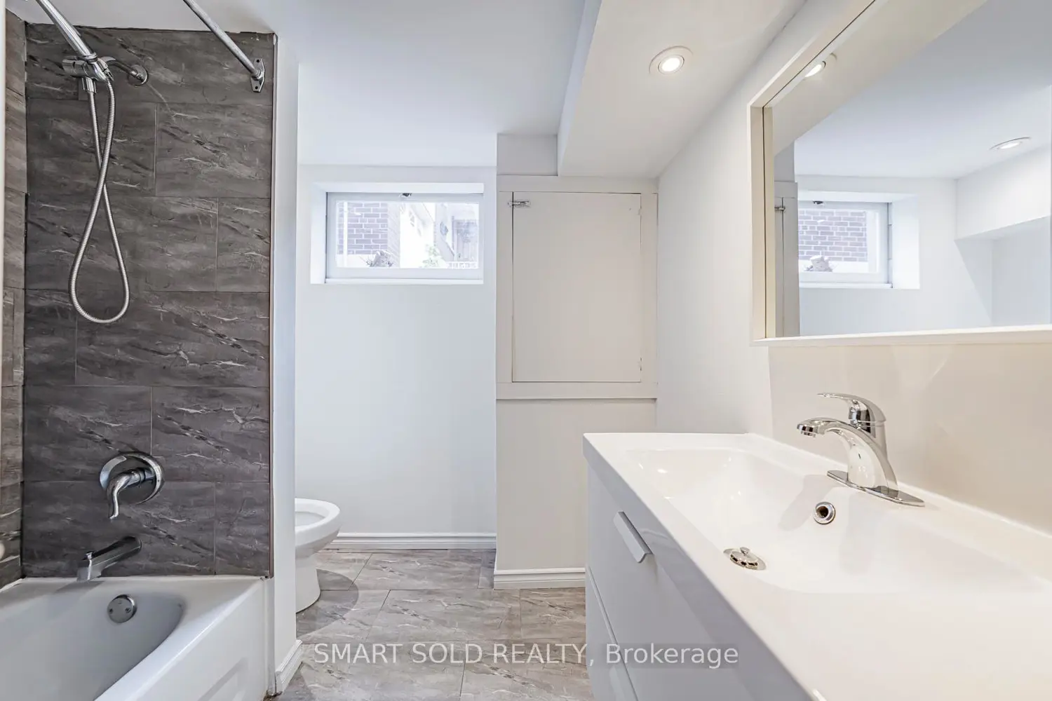 Additional image 14 of 81 Maxome Avenue