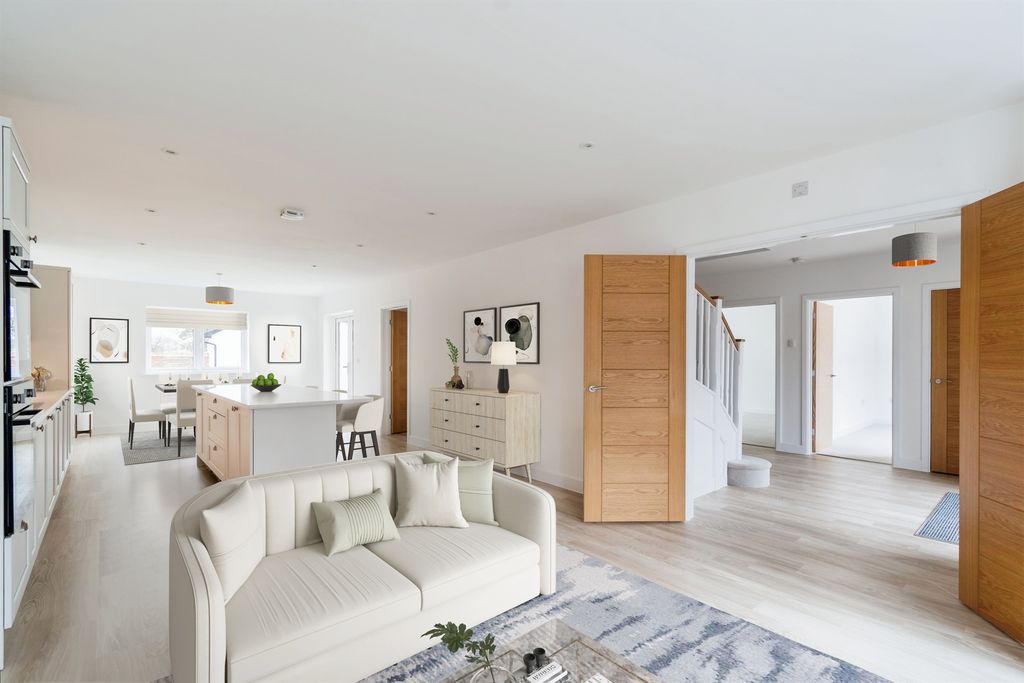 Additional image 4 of 5 bed detached house for saleChase Close, Somerset BA9