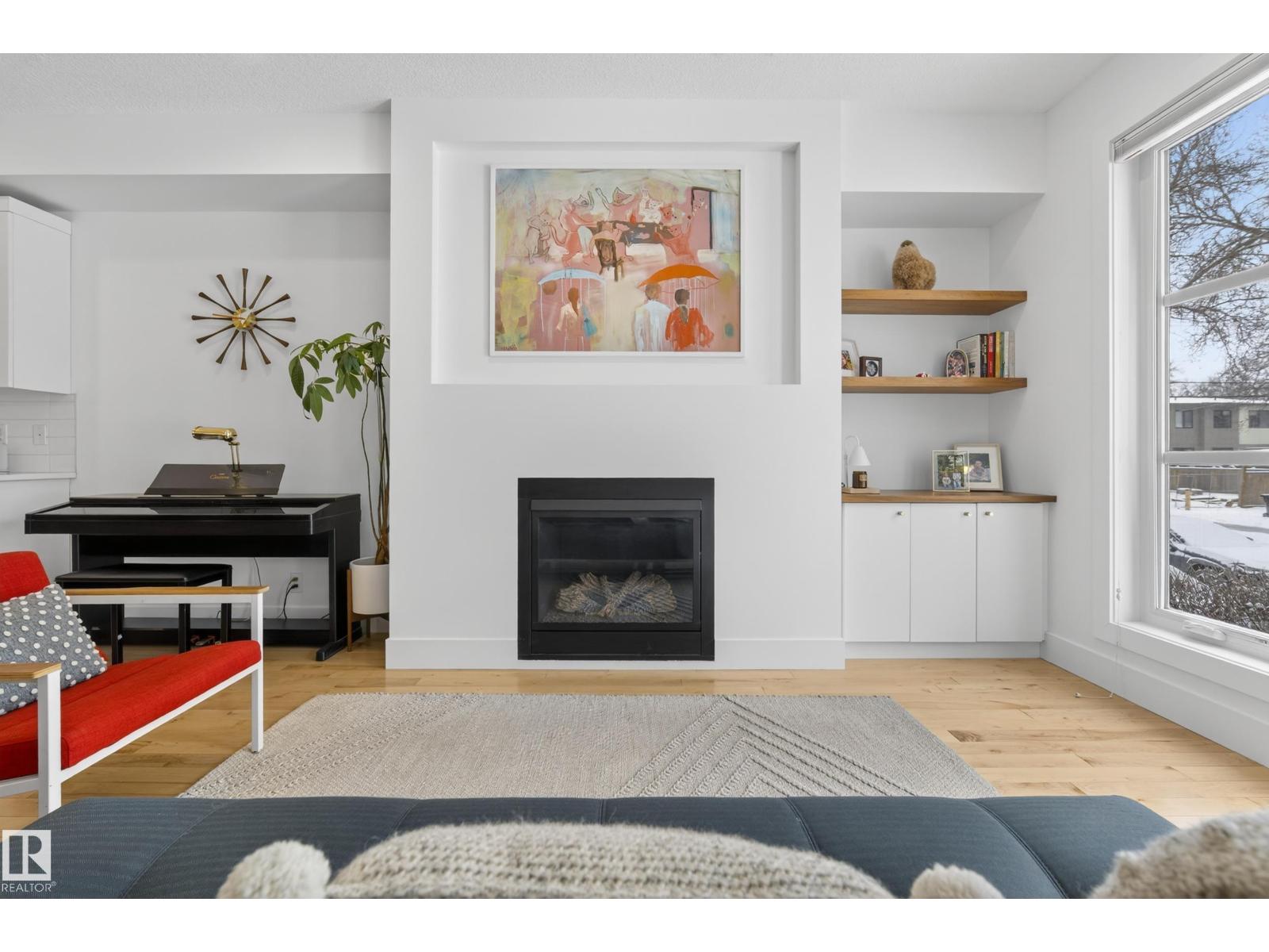 Additional image 6 of 9012 92 Avenue NW, Edmonton, AB, T6C4A1