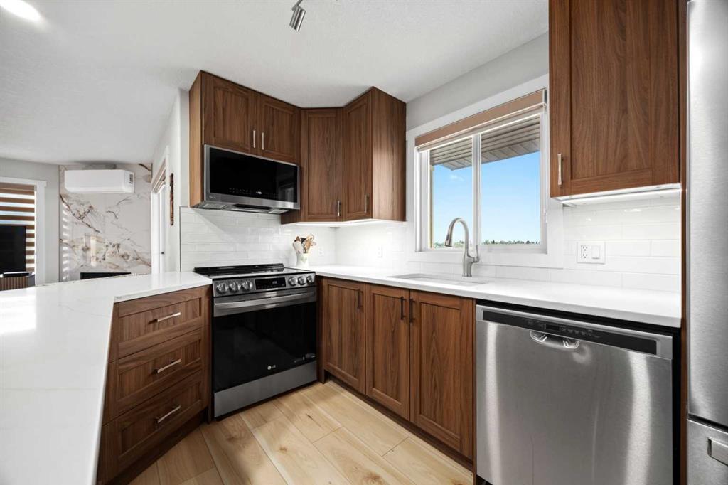 Additional image 3 of 8429-304 Mackenzie Way SW, Airdrie, AB, T4B 3H8