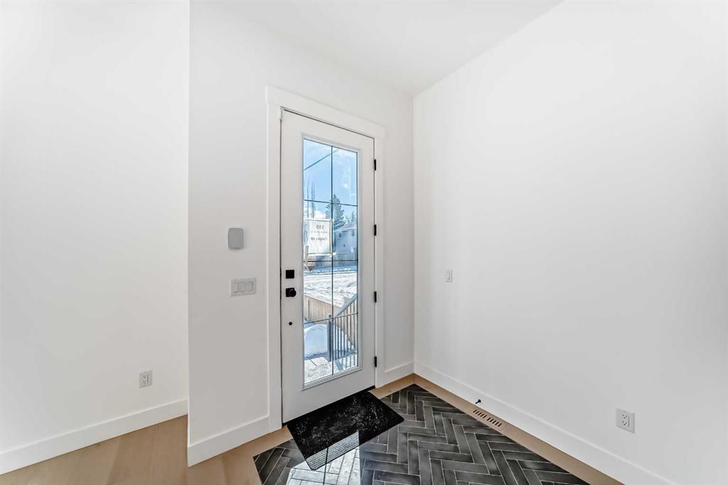 Additional image 4 of 515 34a Street NW, Calgary, AB, T2N 2Y6