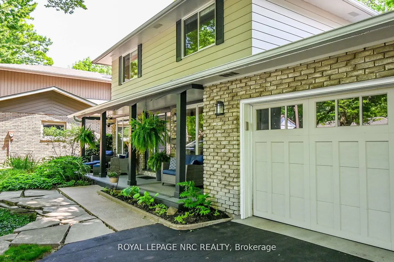 7077 Ridgewood Crescent