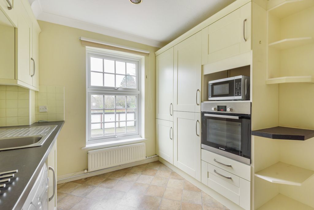 Additional image 2 of 2 bed flat for saleBourne Heights, Frensham Road, Farnham GU9