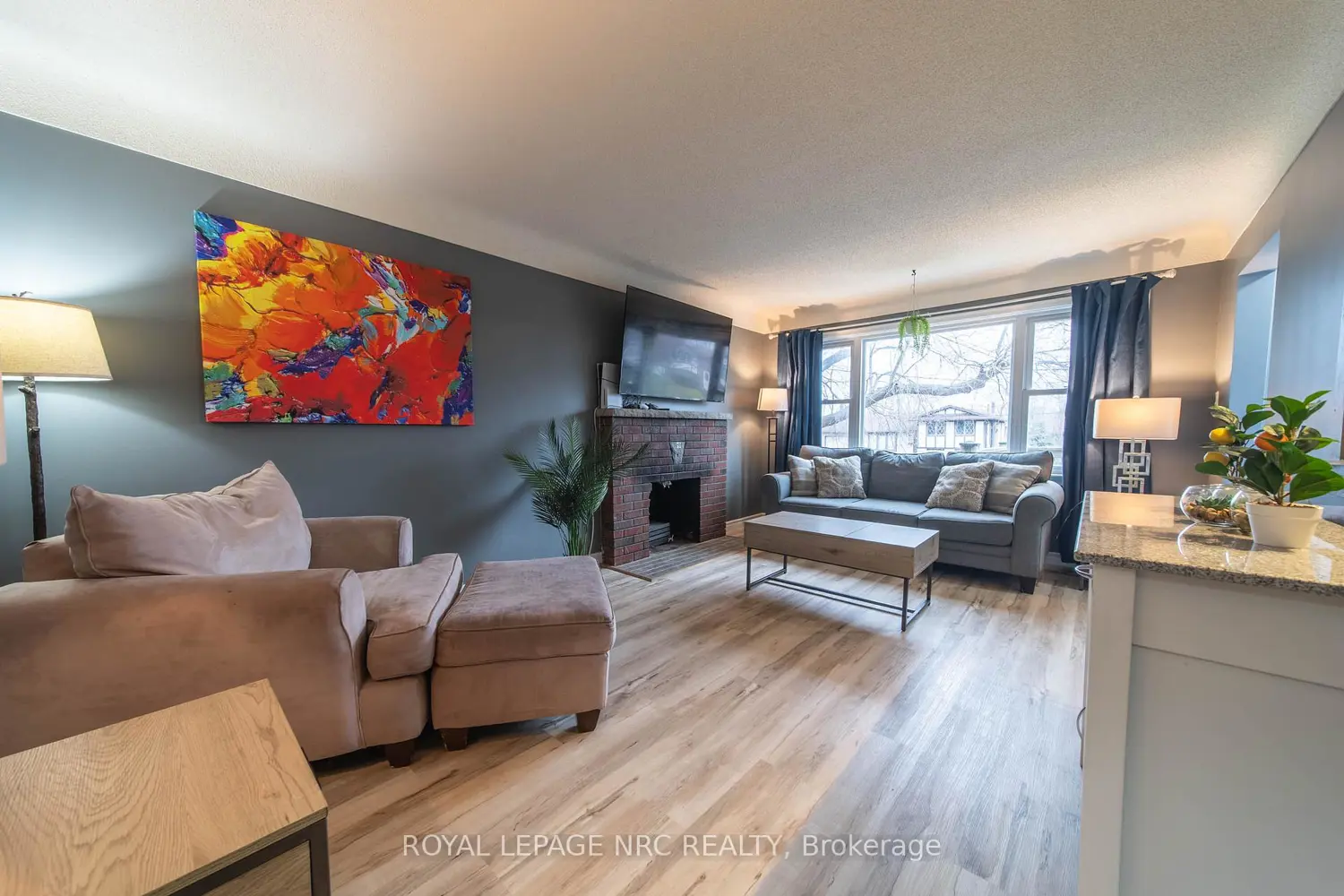 955 Ferndale Avenue photo 2