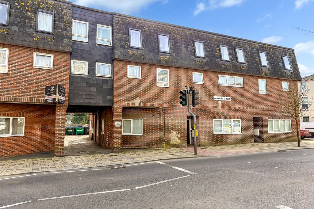 Additional image 5 of 2 bed flat for saleAntonia Court, Terminus Road, Littlehampton, West Sussex BN17