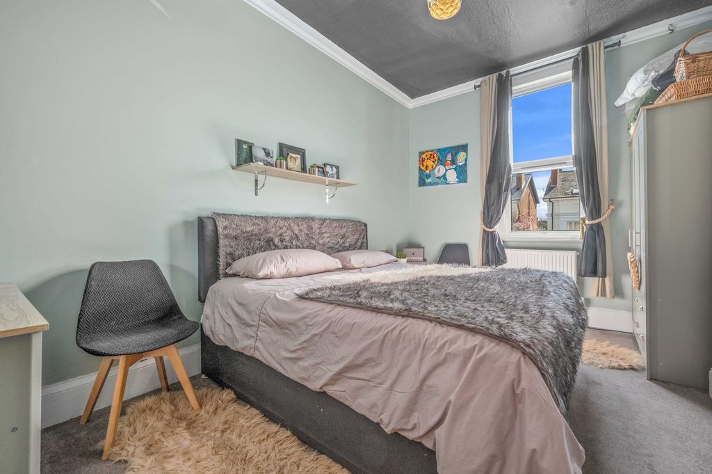 Additional image 5 of 1 bed flat for saleRussell Terrace, Leamington Spa CV31