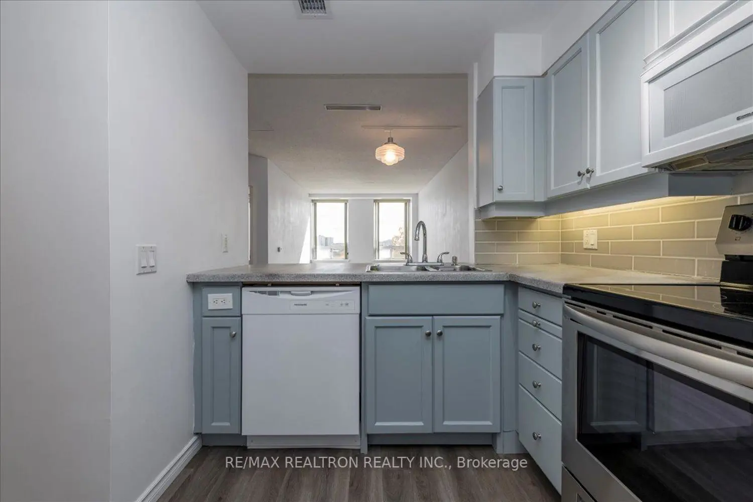 Additional image 3 of 74 Ross Street 48