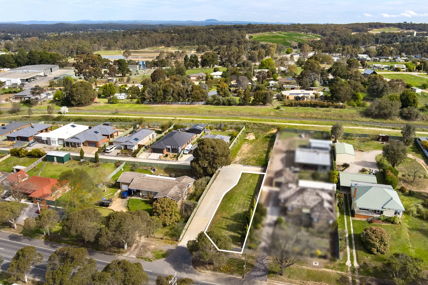Additional image 2 of 14 Hakea Drive, Castlemaine VIC 3450