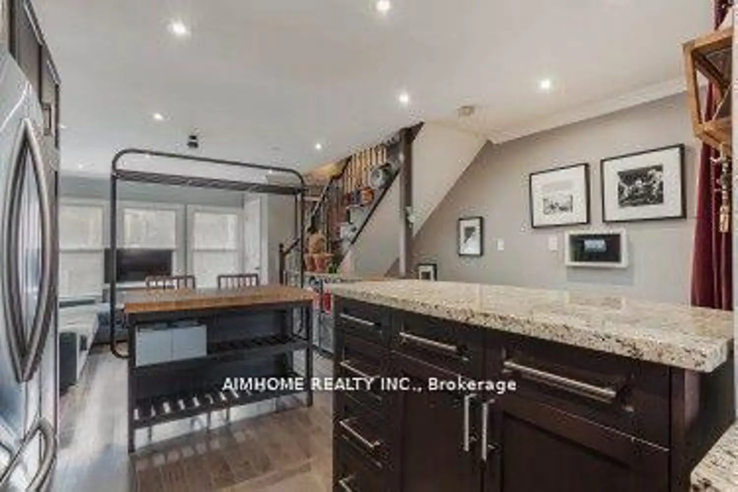 Additional image 5 of 360 R Dundas Street Th#2