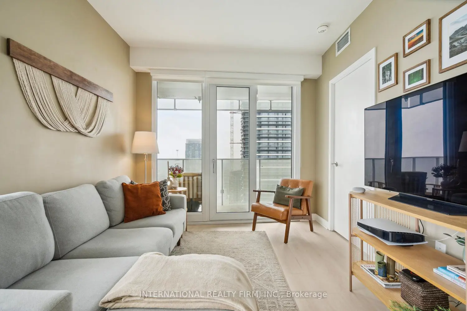 Additional image 4 of 3900 Confederation Parkway 4004