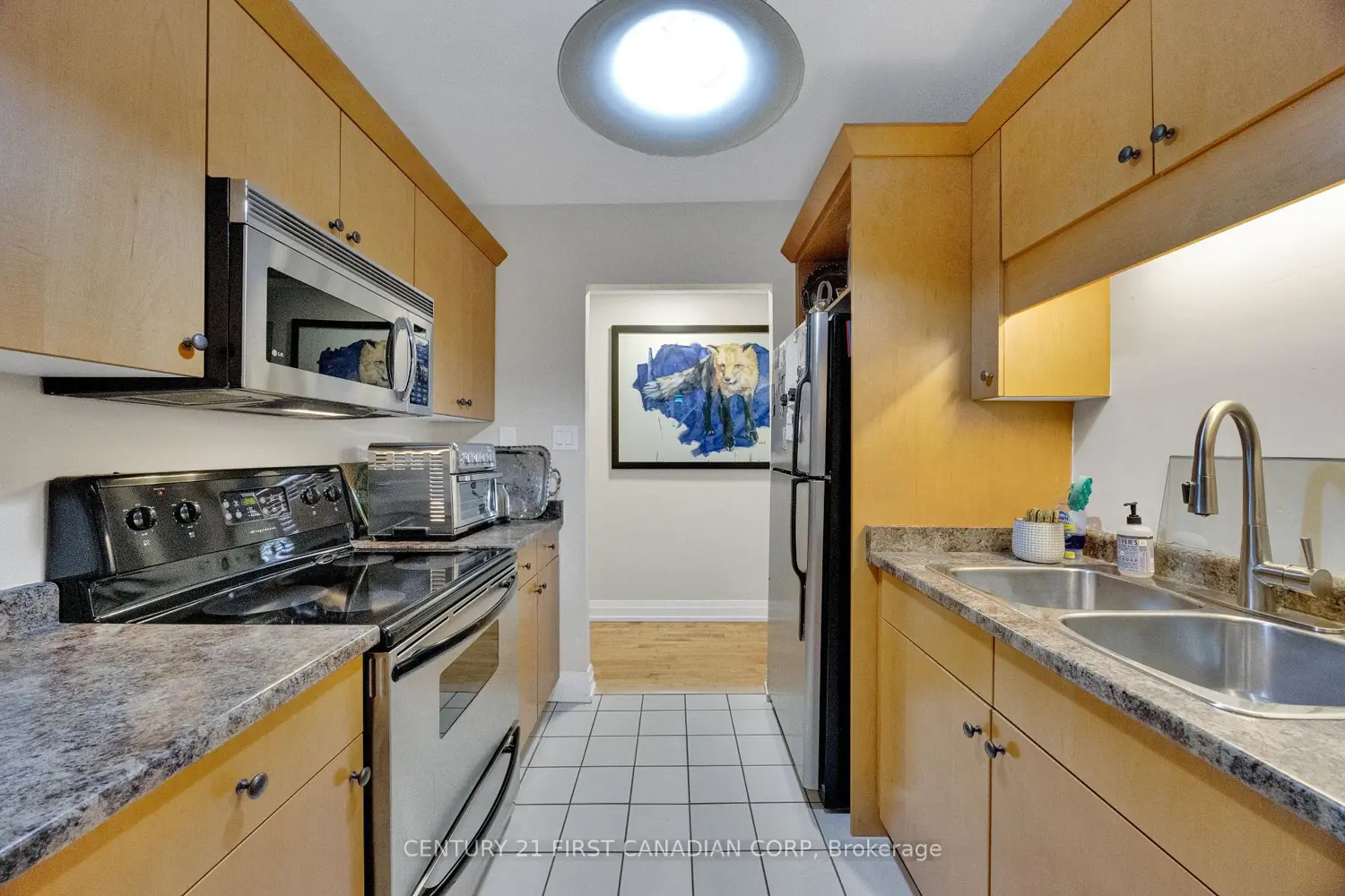 Additional image 10 of 275 Queens Avenue 202