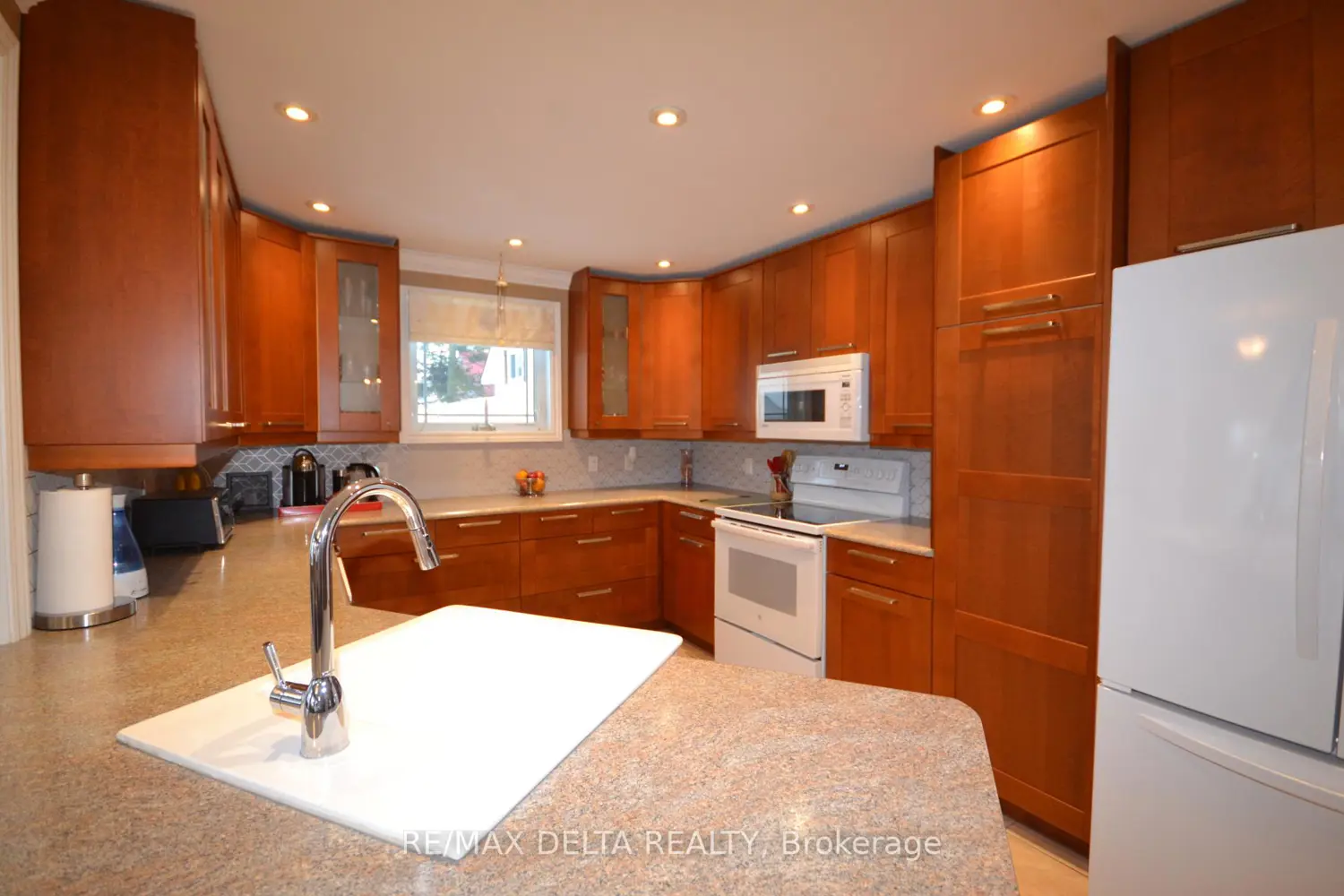 Additional image 3 of 909 Chapman Street