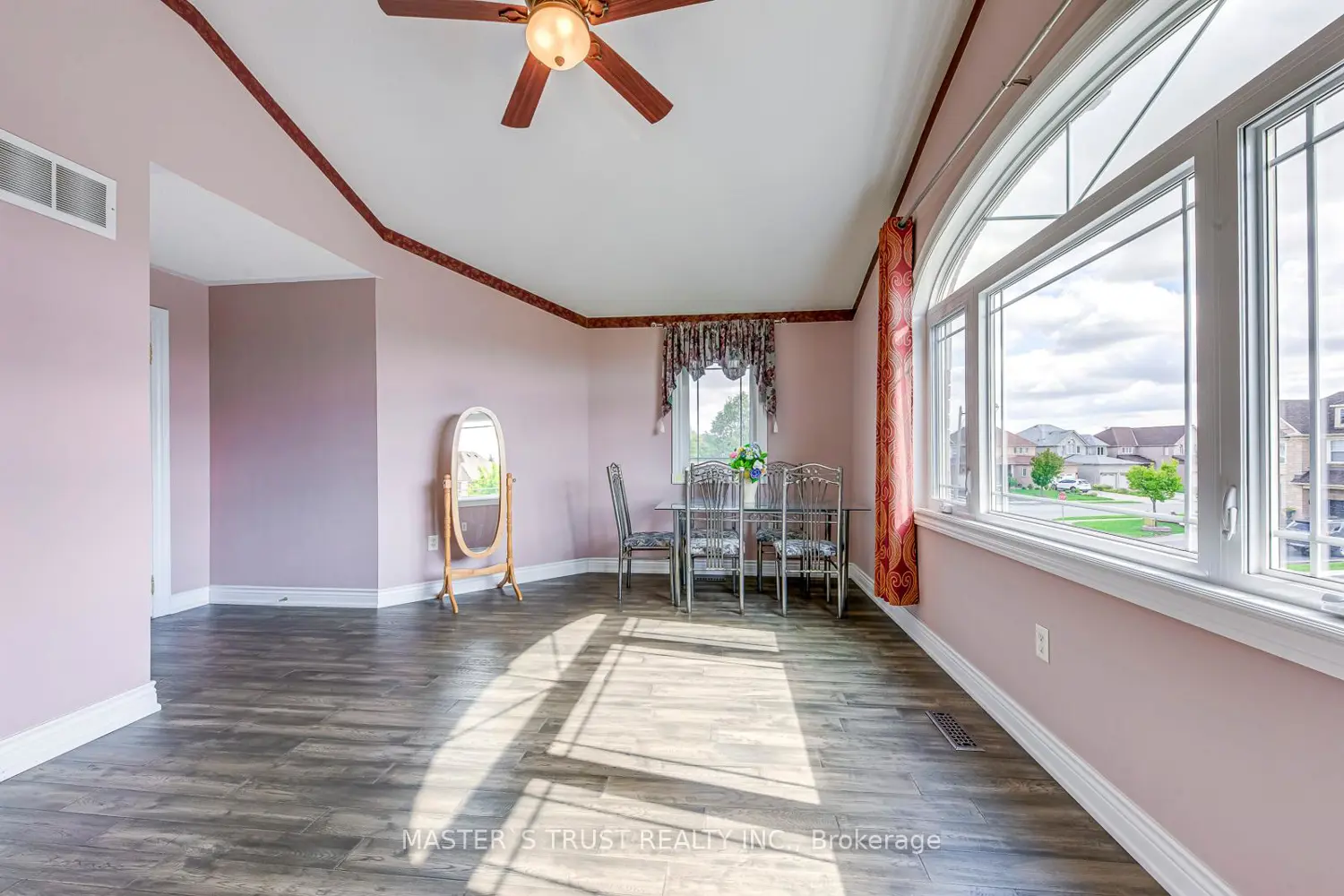 Additional image 13 of 66 Snow Leopard Court