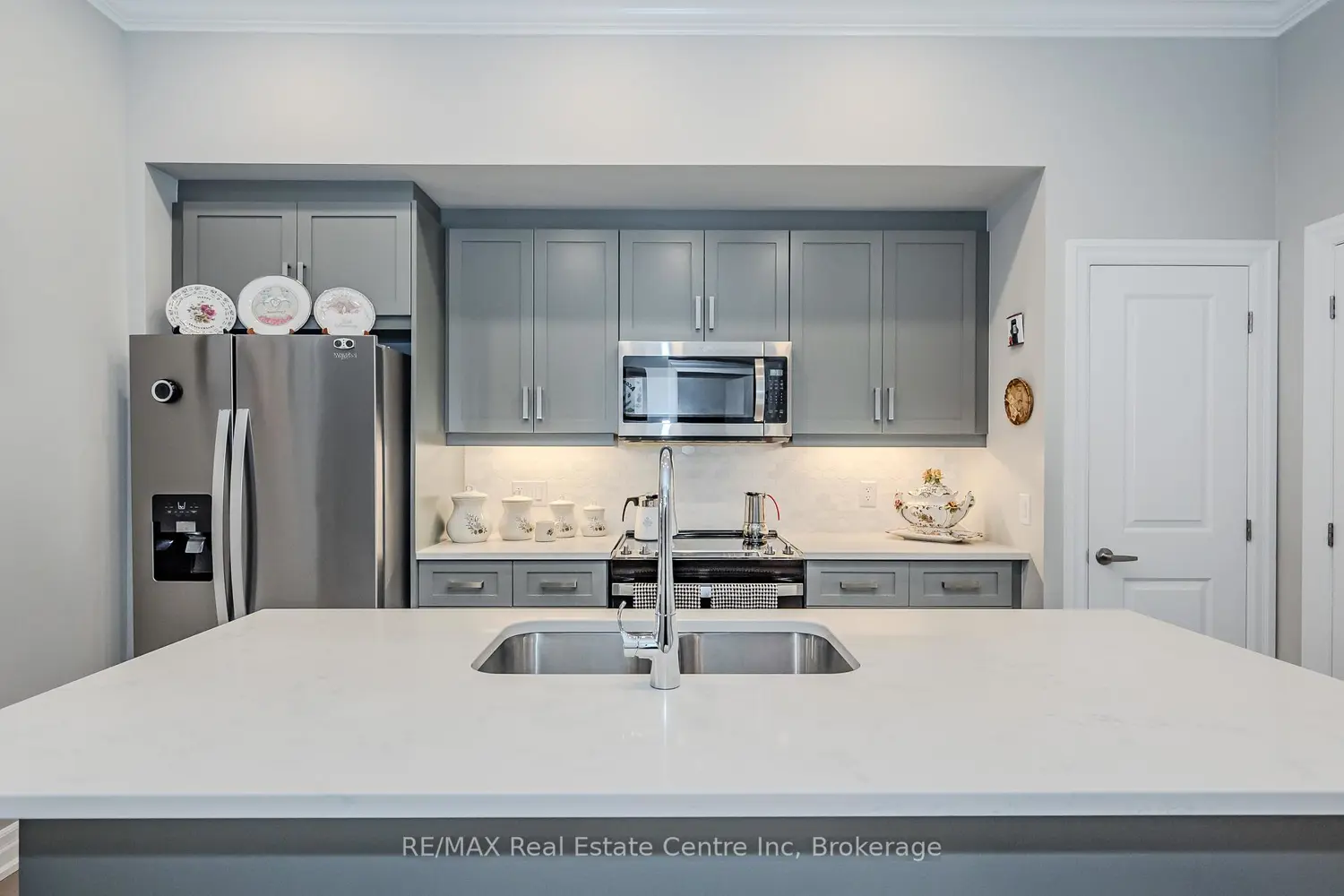 Additional image 3 of 1880 Gordon Street 104