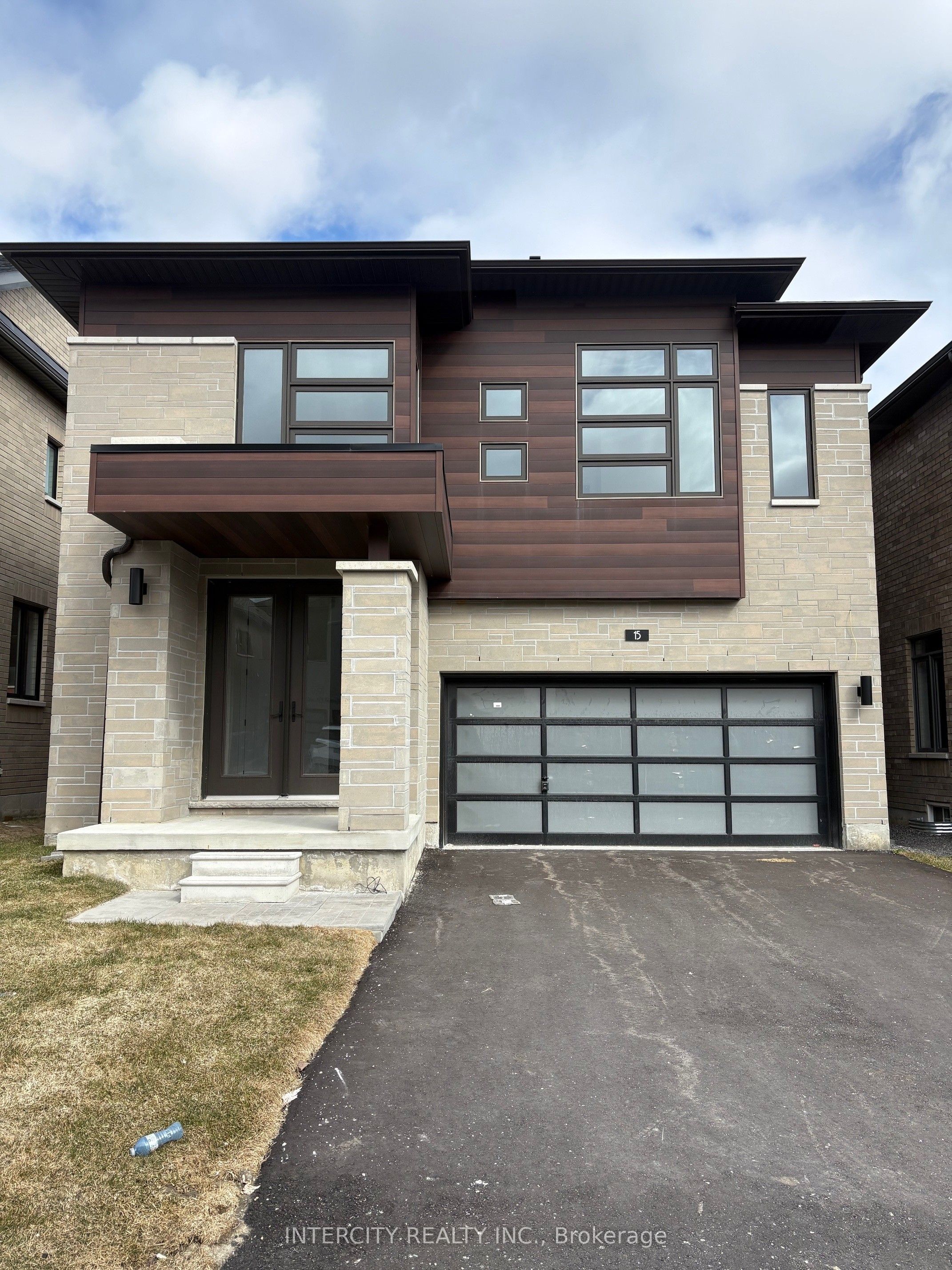 15 Keyworth Crescent, Brampton, ON, L6R 4G3