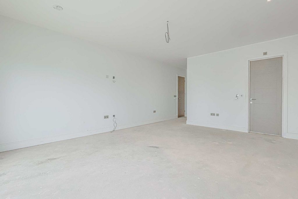 Additional image 20 of 3 bed penthouse for saleBeech Road, Benfleet SS7