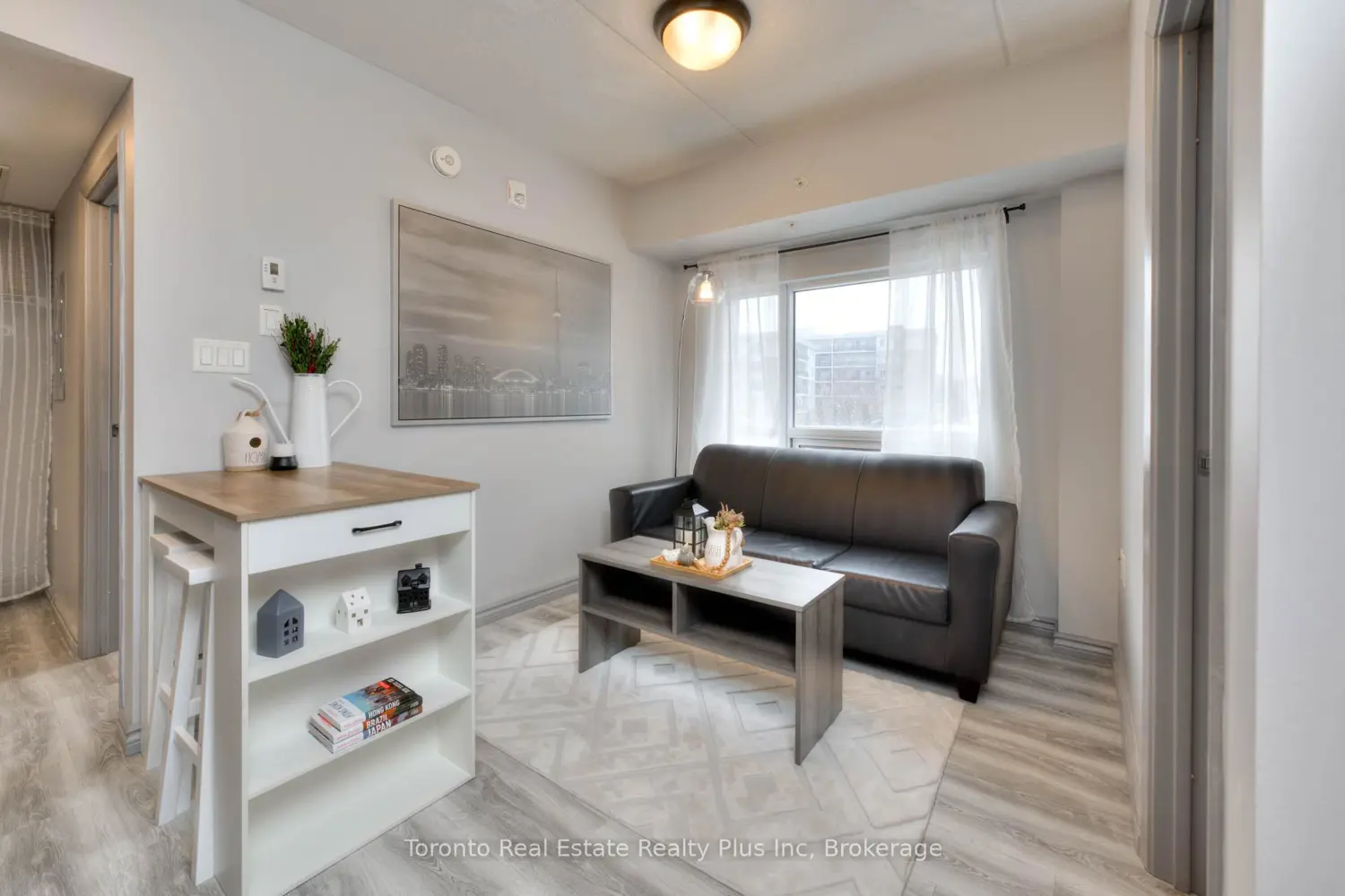 Additional image 9 of 275 Larch Street G216