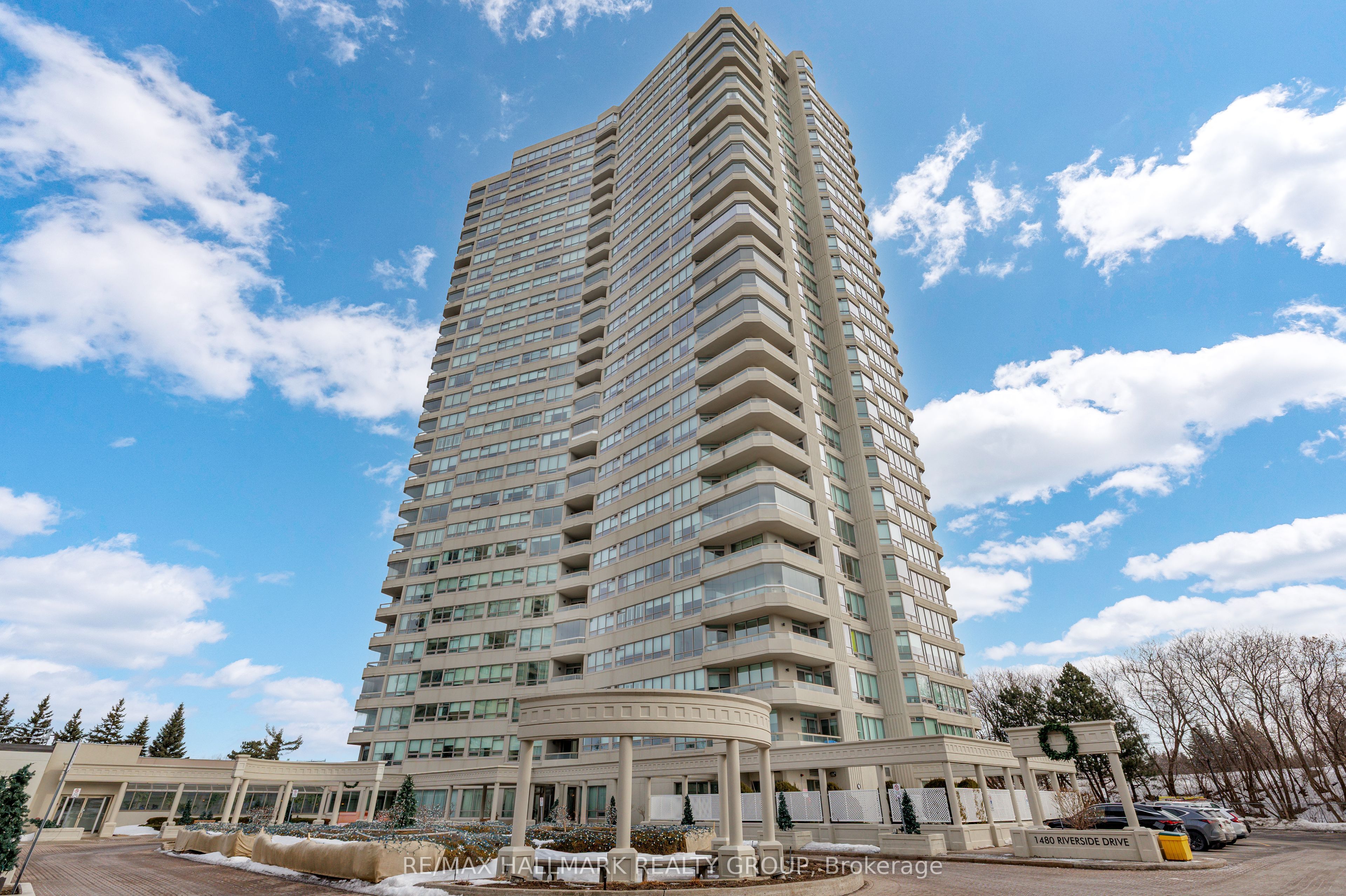 1502-1480 Riverside Drive, Ottawa, ON, K1G 5H2