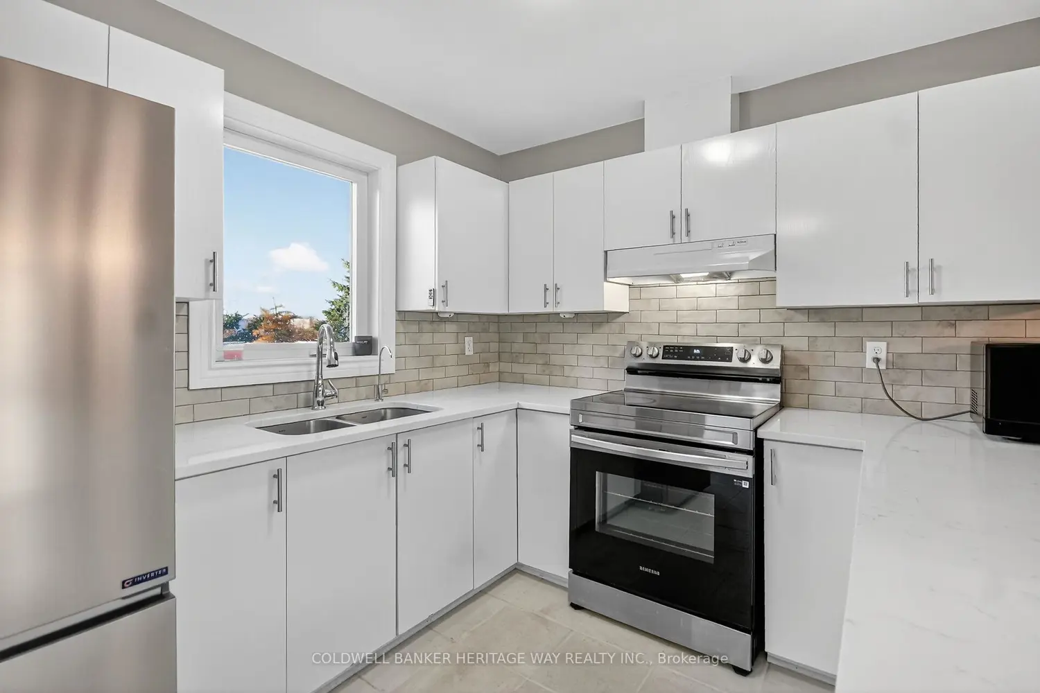 160 Patterson Crescent photo 5