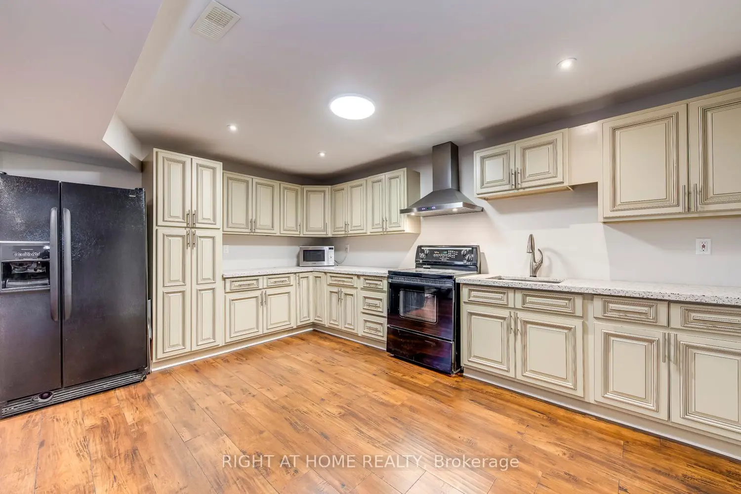 Additional image 17 of 38 Assisi Street