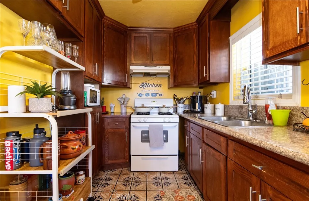 Additional image 46 of 2121 E Shauer St, Compton, CA 90222