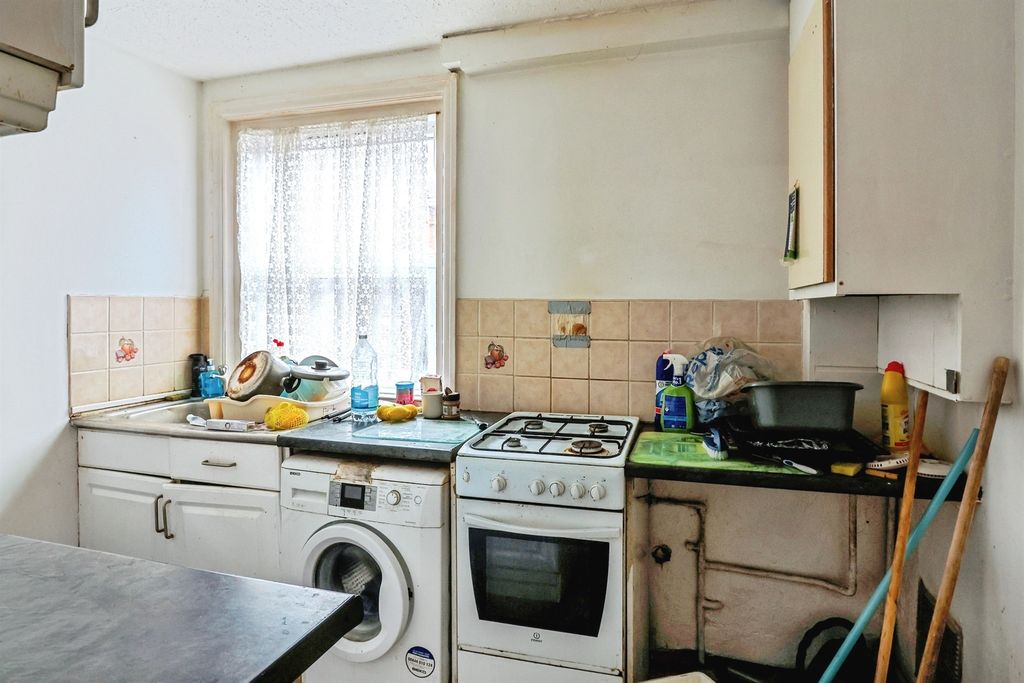 Additional image 7 of 4 bed terraced house for salePalmerston Road, Bournemouth BH1