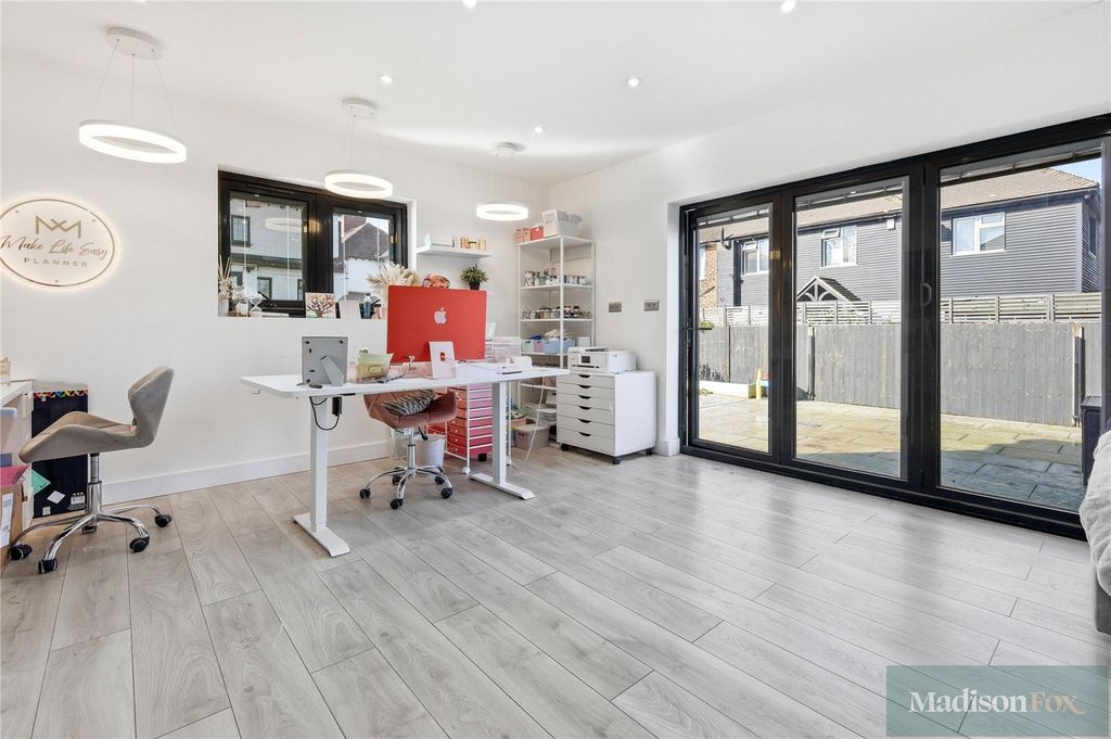Additional image 26 of 3 bed semi-detached house for saleGravel Close, Chigwell, Essex IG7