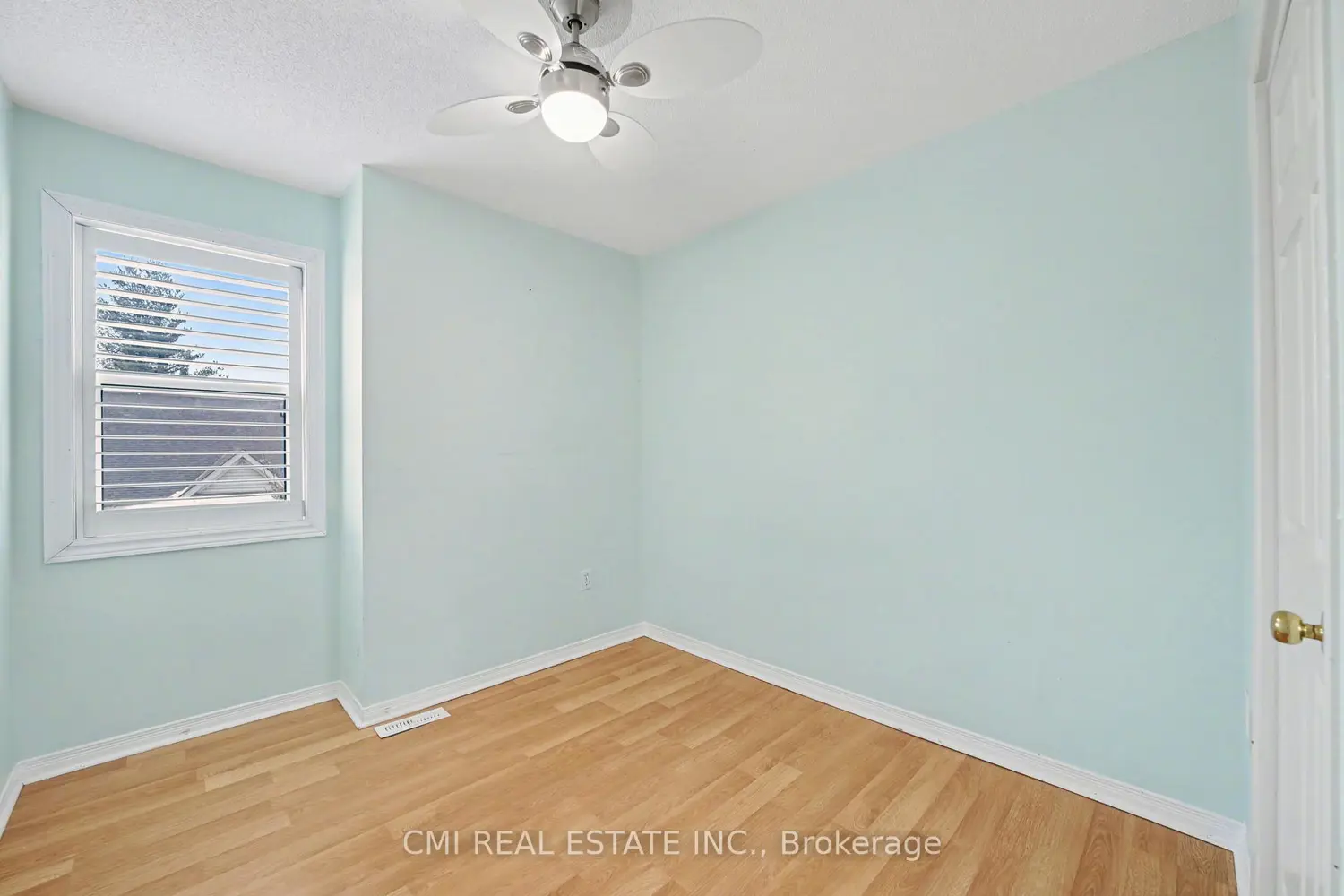 Additional image 7 of 5070 Drummond Road 3