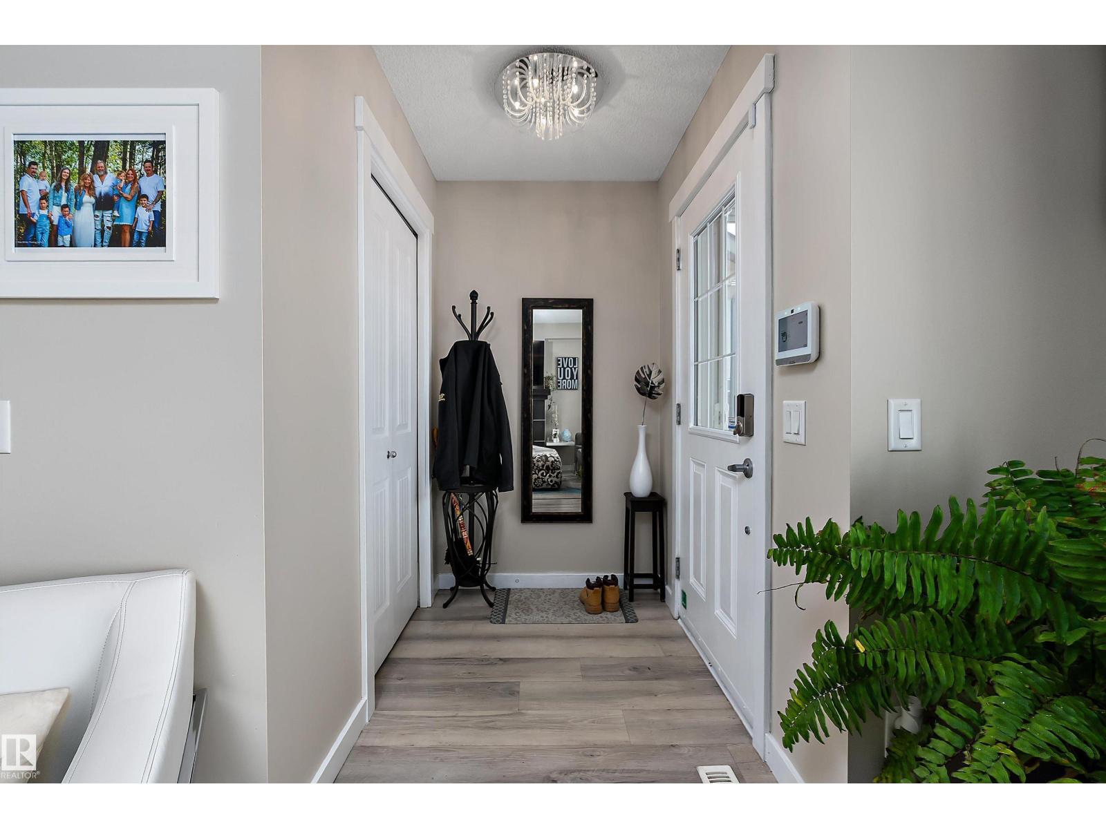 Additional image 3 of 2914 18a Avenue NW, Edmonton, AB, T6T0N7