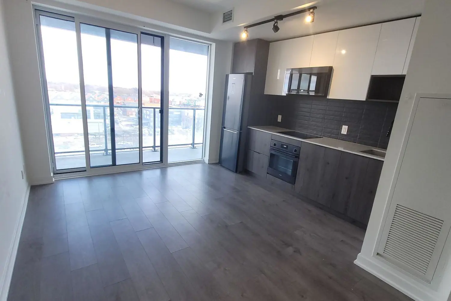 5 Defries Street 703