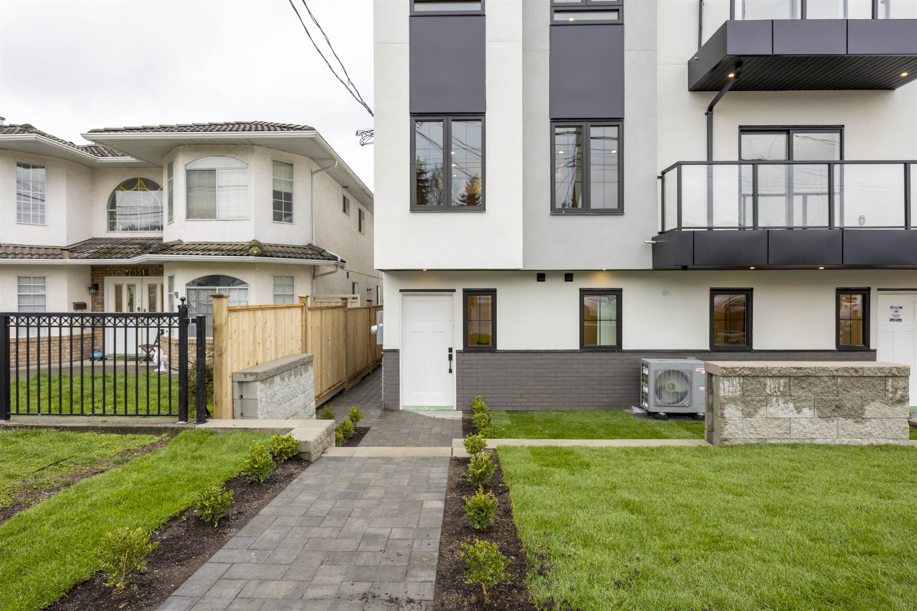 Additional image 3 of 3-7353 12th Avenue, Burnaby, BC, V3N 2J8
