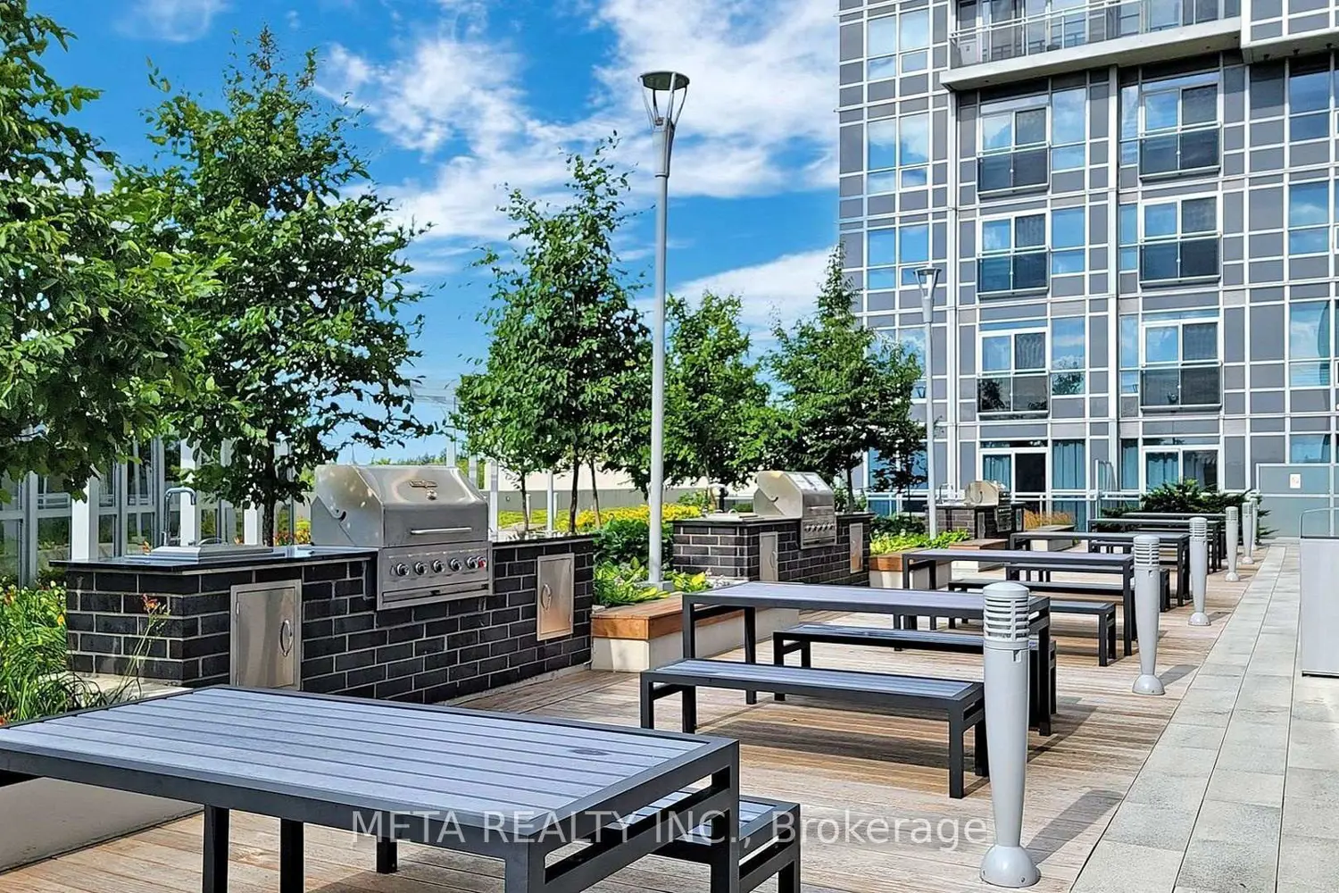 Additional image 19 of 255 Village Green Square 607