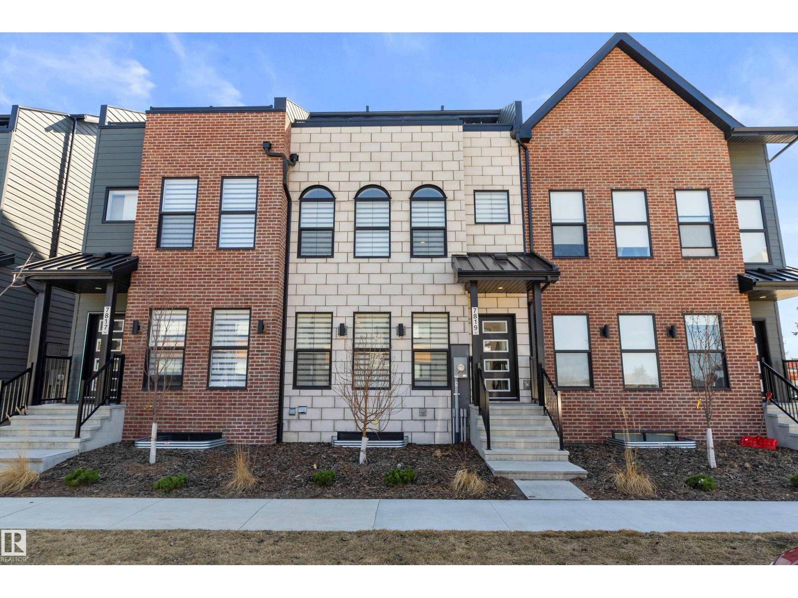 7819 Yorke Road NW, Edmonton, AB, T5G2R6