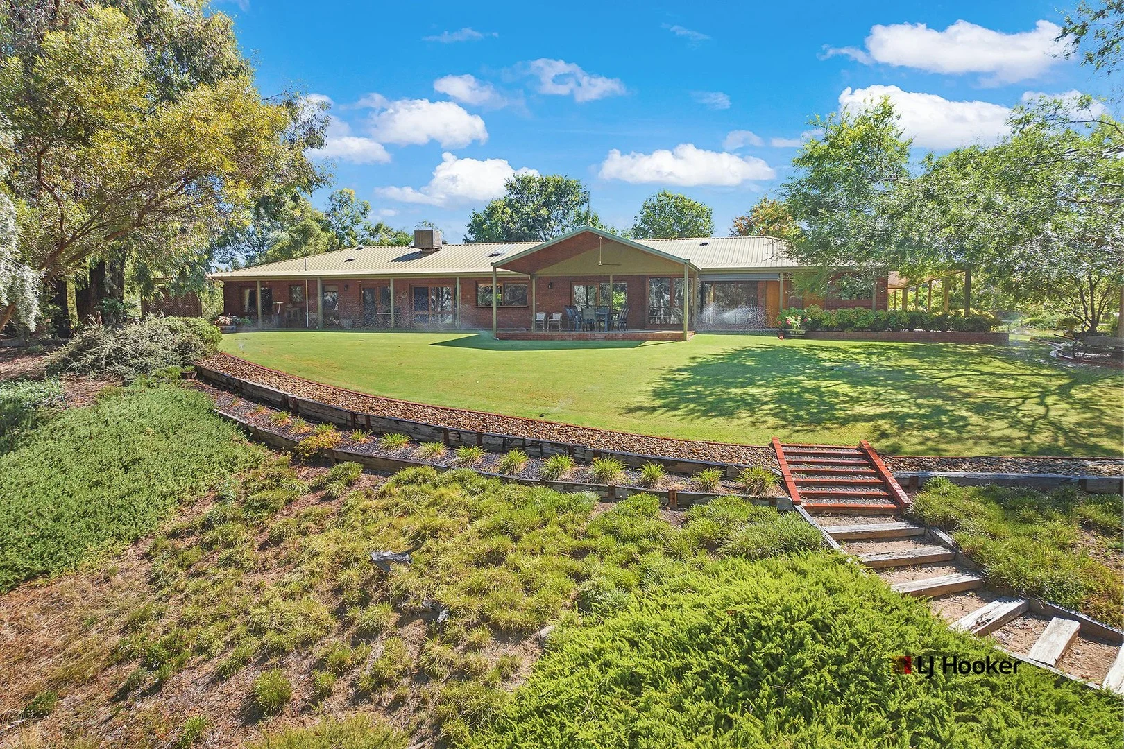 18 Clifton Street East, Mathoura NSW 2710