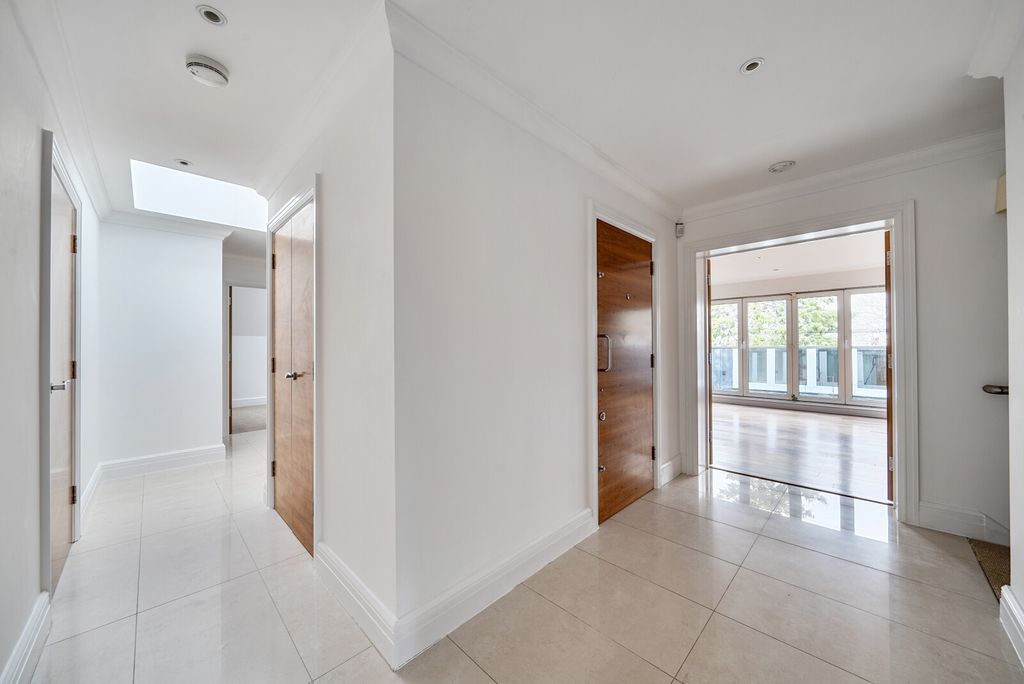 Additional image 7 of 3 bed flat for saleGower Road, Weybridge KT13