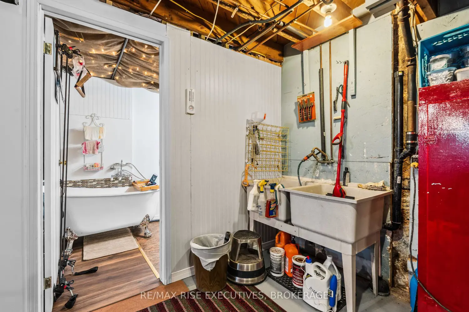 Additional image 17 of 204 R33