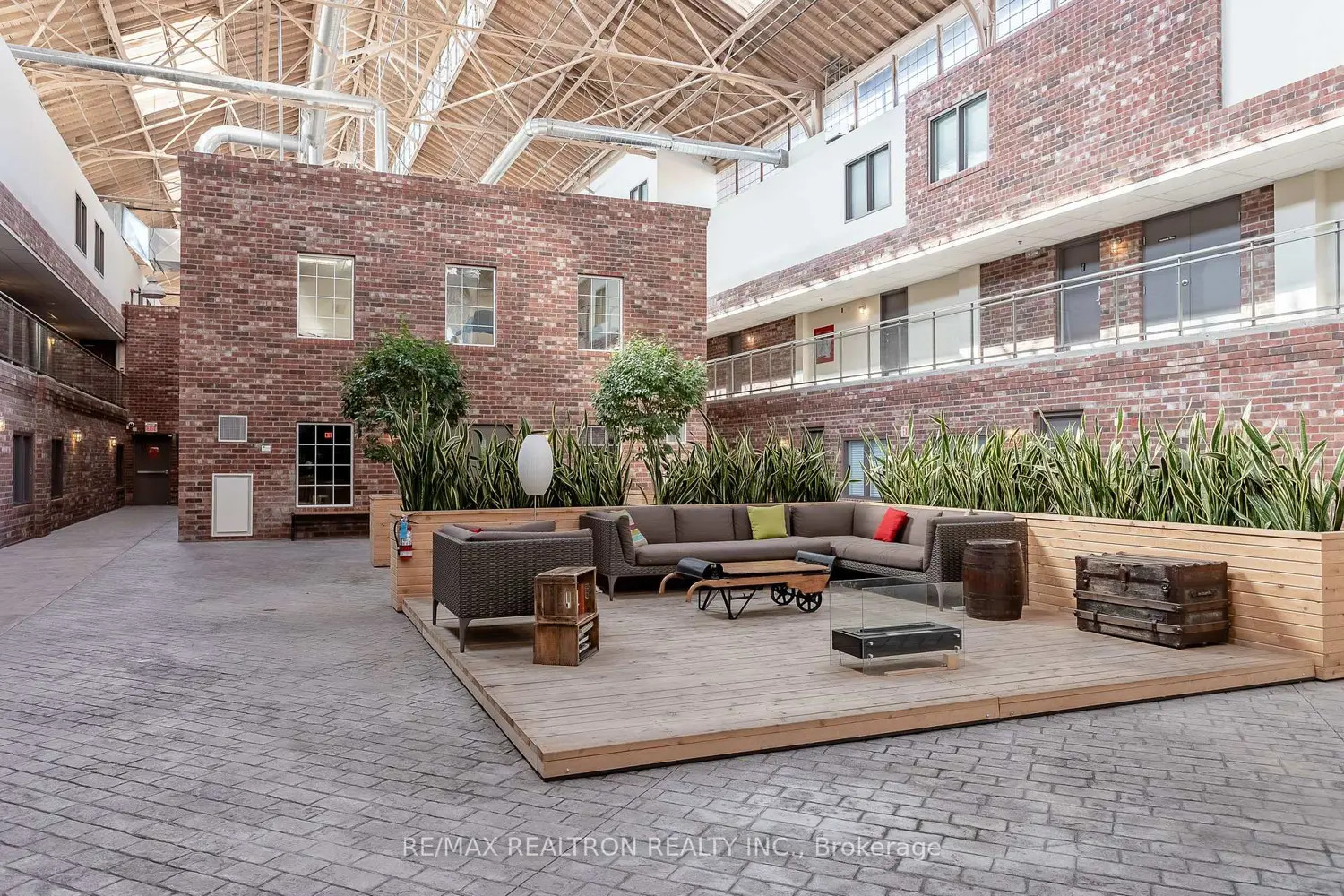 Additional image 16 of 1100 Lansdowne Avenue 307