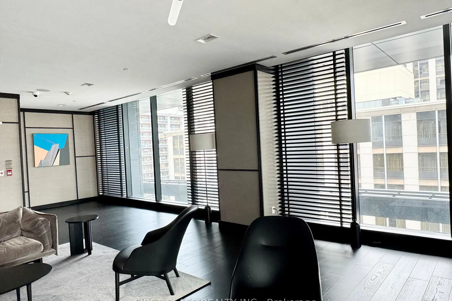 Additional image 15 of 501 Yonge Street 4002