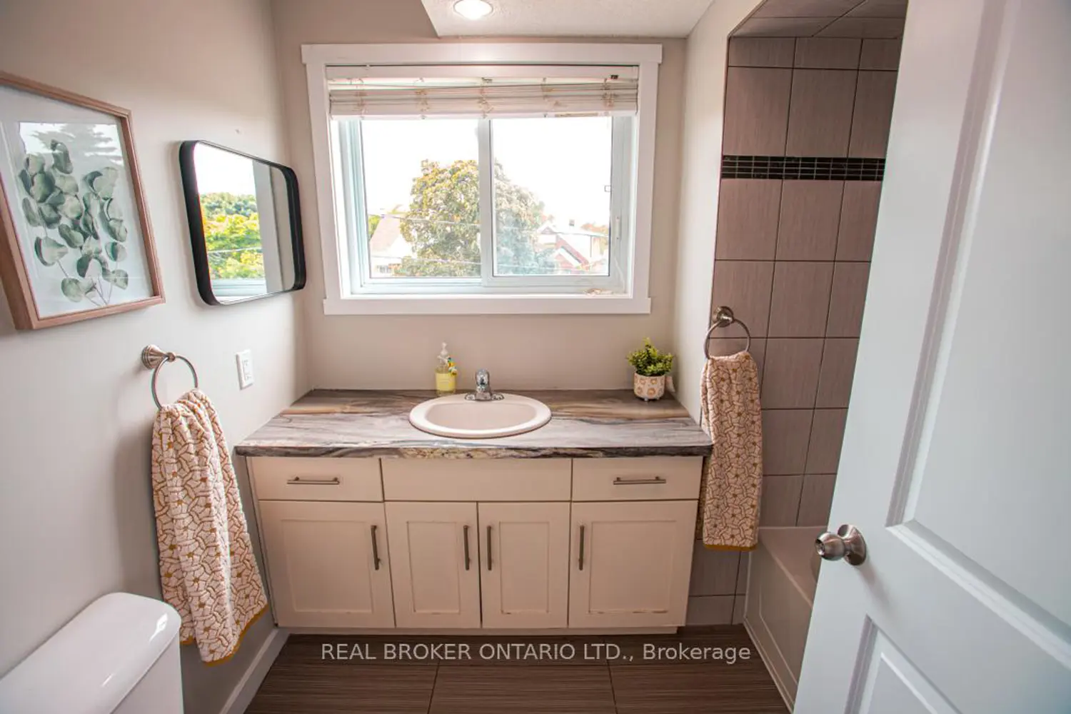 Additional image 13 of 489 East Avenue B